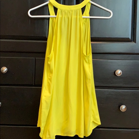 Banana Republic women’s petite Large tank - Picture 3 of 3